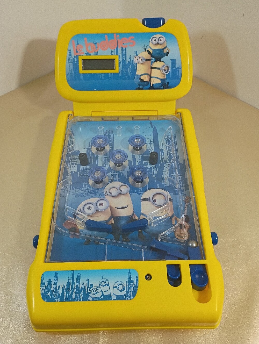 Minions Tabletop Pinball Game Yellow Le Buddies Illumination Entertainment . - Picture 2 of 8